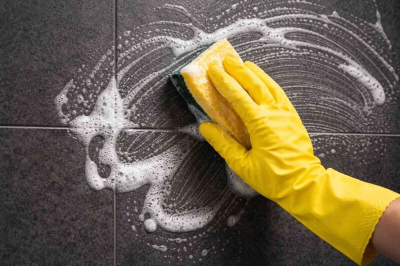 Ribanje crnih plocica